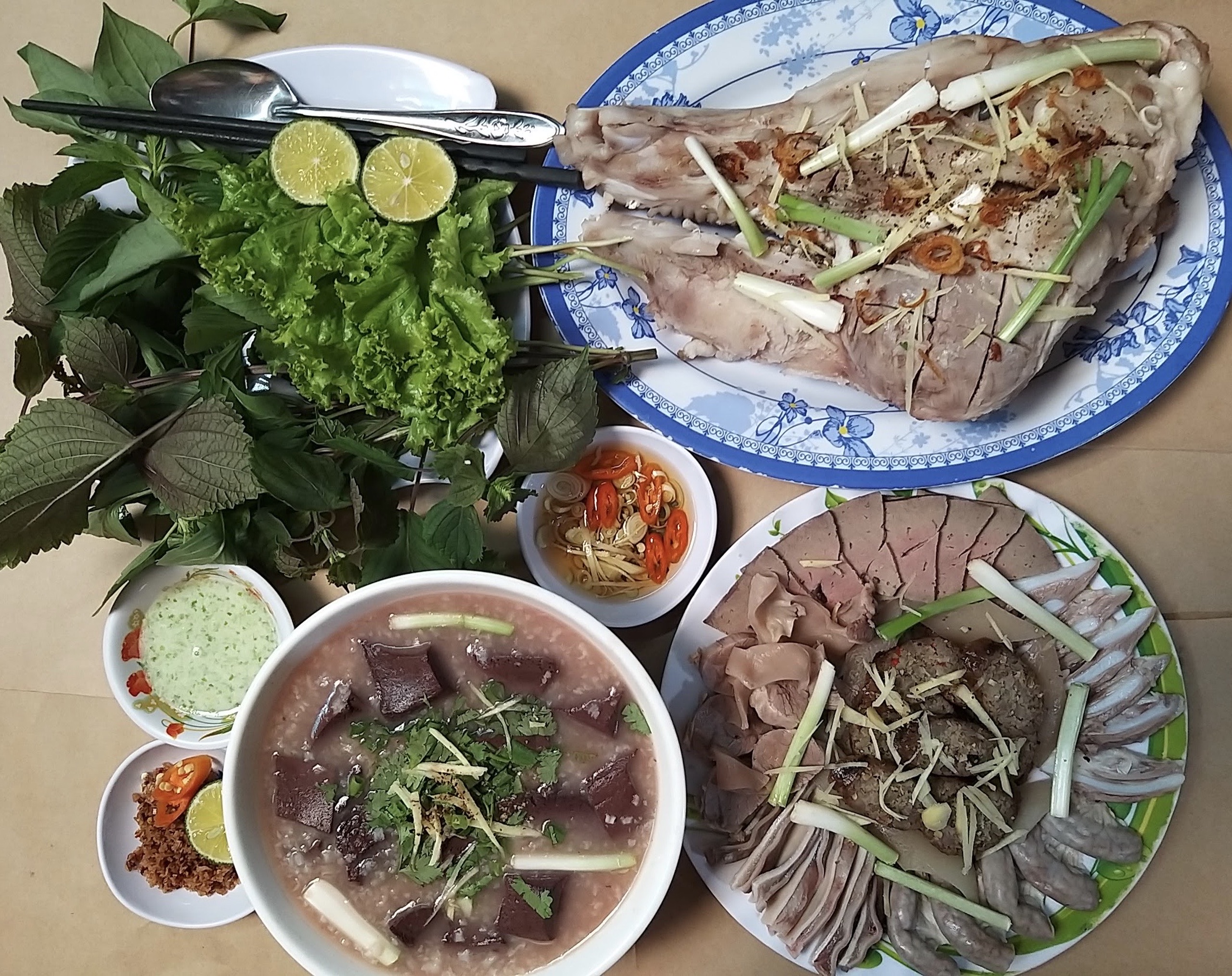 Cháo lòng KUBIN